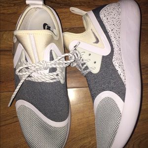 Men’s Nike size 11